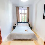 Oomph Vintage 2br Gem Steps From Politechnika Varšava