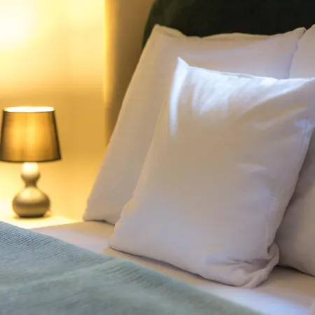 Oomph Vintage 2br Gem Steps From Politechnika Apartman Varsó