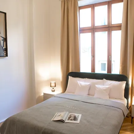 Oomph Vintage 2br Gem Steps From Politechnika *