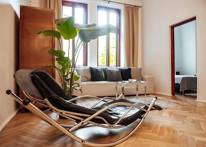 Oomph Vintage 2br Gem Steps From Politechnika Warsaw
