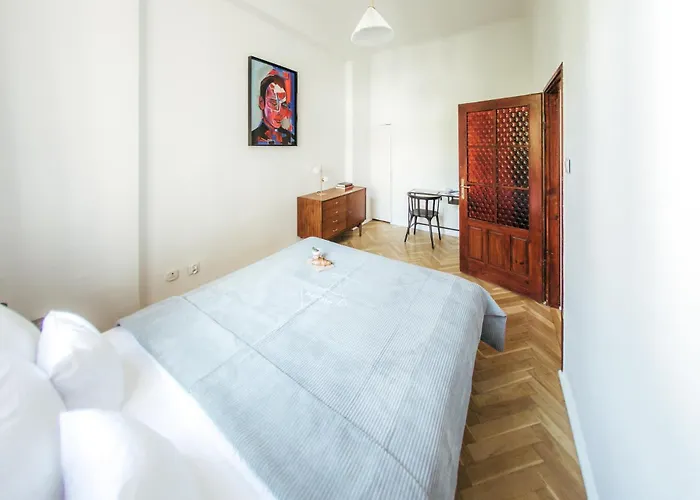 Apartment Oomph Vintage 2br Gem Steps From Politechnika *