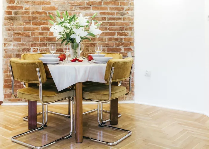 Oomph Vintage 2br Gem Steps From Politechnika Warsaw