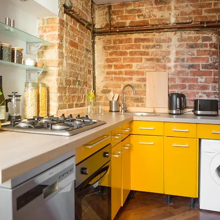 Oomph Vintage 2br Gem Steps From Politechnika * Warszawa